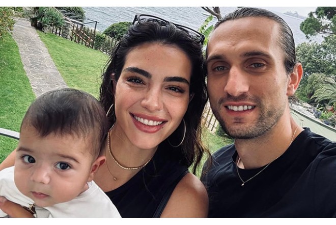 Xanımı və oğlu ilə Roma səfərindən fotolar paylaşdı