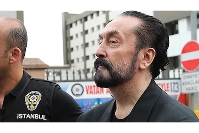 Adnan Oktarın həbsxanadan çəkilmiş şəkli maraq doğurdu 