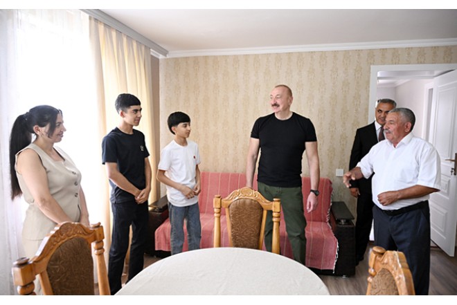 Prezident Xocalıda bu ailənin qonağı oldu - FOTOLAR