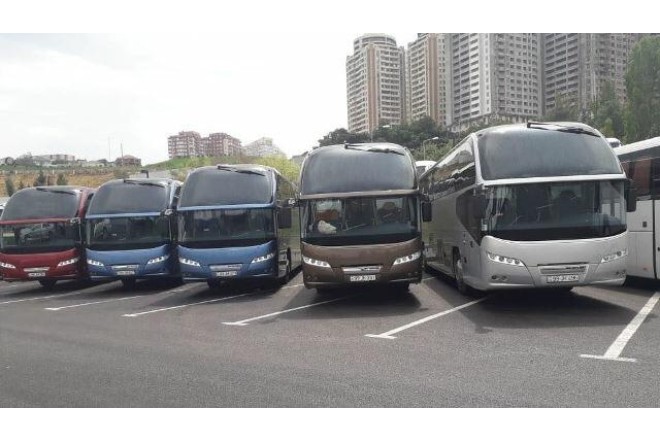 Bu şəhərdən Kəlbəcər və Ağdərəyə avtobus reysləri açılır