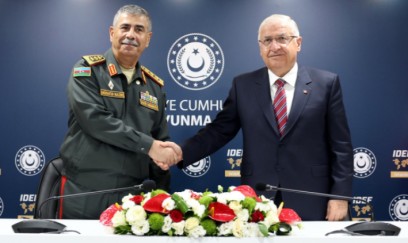 Azərbaycan və Türkiyə müdafiə nazirləri görüşüb, memorandum imzalanıb 