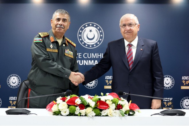 Azərbaycan və Türkiyə müdafiə nazirləri görüşüb, memorandum imzalanıb 