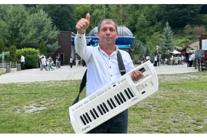 Musiqiçini maşın vurub öldürdü 
