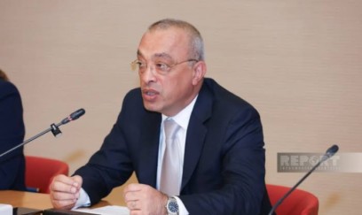 Zaur Mikayılov qohumlarını ətrafına yığır 