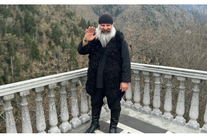 Əfsanəvi gürcü güləşçi və keçmiş deputat SAXLANILDI