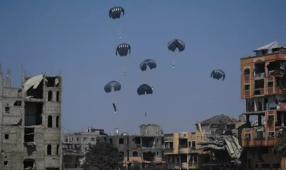 İsrail Ordusu: Qəzzaya havadan 90 qutu humanitar yardım çatdırılıb 