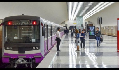 Metroda biabırçılıq: Gənc qızla oğlan... - VİDEO