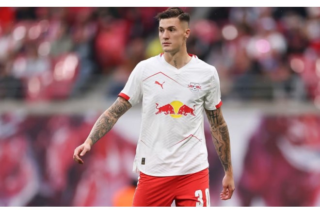 "Mançester Yunayted" sloveniyalı futbolçunu transfer etməyə yaxındır 