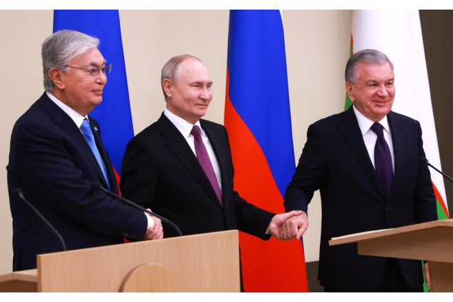 Putin Mirziyoyevlə Tokayevə zəng etdi