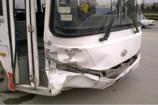 58 yaşlı qadını avtobus vurub öldürdü 