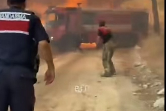 Çanaqqalada meşə yanğını zamanı yanğınsöndürən maşınlar yanıb 