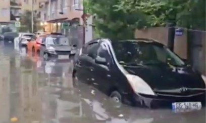 Batumini su basdı - VİDEO