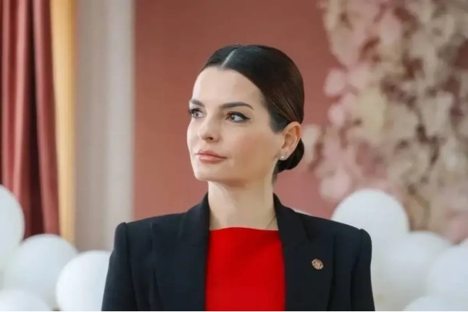 Qutsulun tərəfdarları onu görməyi tələb edir