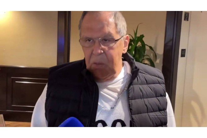 Lavrov Alyaskaya gəldi - geyimi gündəm oldu