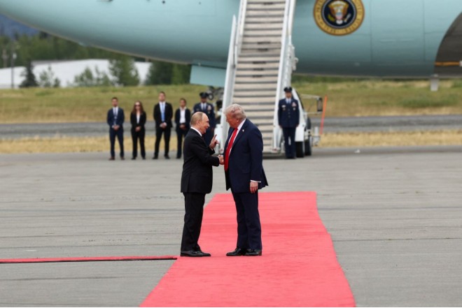 Putin və Tramp görüşüb 