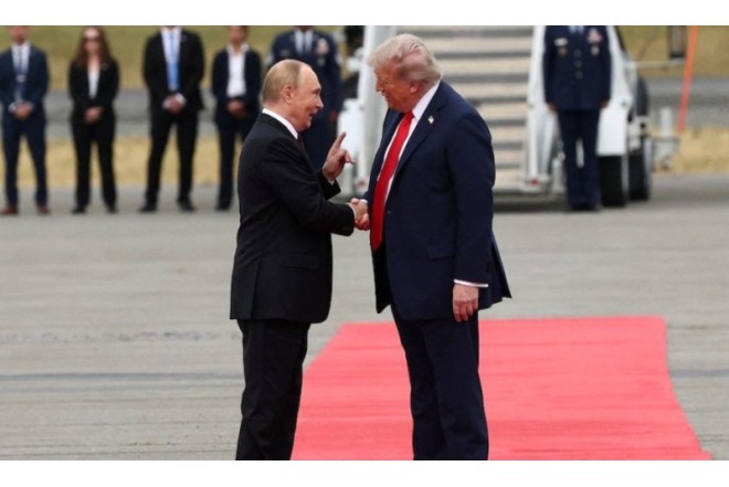 Putin Trampla hansı dildə DANIŞIB? 