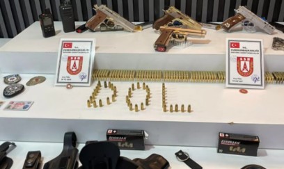Türkiyədə dələduzların evindən elə şeylər çıxdı ki... - Polislər heyrətə gəldi