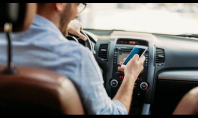 Sükan arxasında telefonla oynayan sürücülərə XƏBƏRDARLIQ