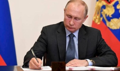 Putin onu səfir vəzifəsindən azad etdi 