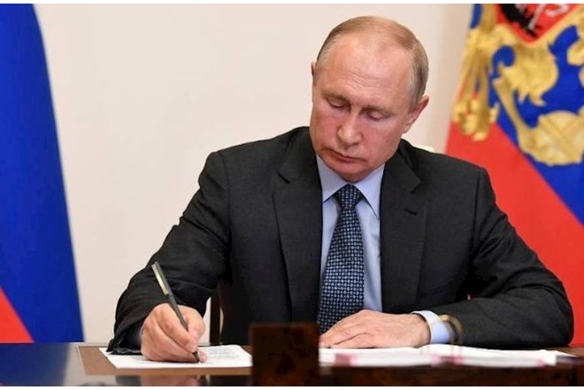 Putin onu səfir vəzifəsindən azad etdi 