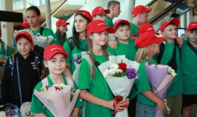 Daha 30 ukraynalı uşaq reabilitasiya üçün Azərbaycana gətirilib