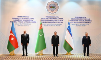 Liderlər mətbuata bəyanat verir