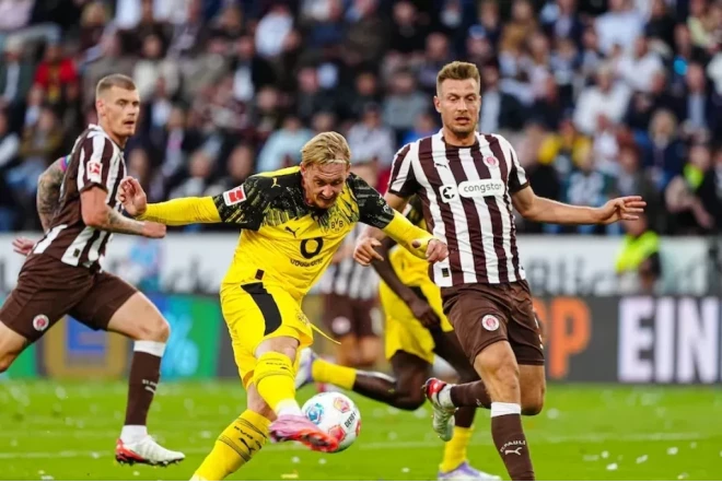 “Borussiya Dortmund” səfərdə heç-heçə edib 