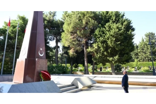 Bakıda Türk şəhidliyi ziyarət edilib- FOTOLAR