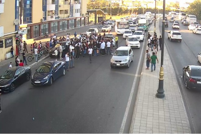 Sabunçuda avtomobil piyadanı vurub 