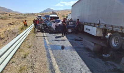 Türkiyənin Hakkari vilayətində ağır yol qəzası baş verib 