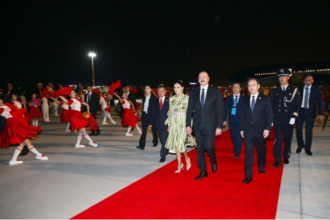 Prezident İlham Əliyevin Çinə səfəri şərəfinə xüsusi kortec ayrılıb 