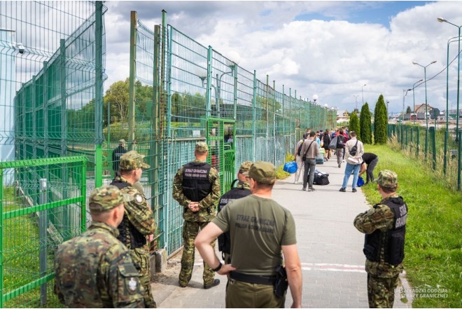 Polşa 15 ukraynalını deport etdi - SƏBƏB