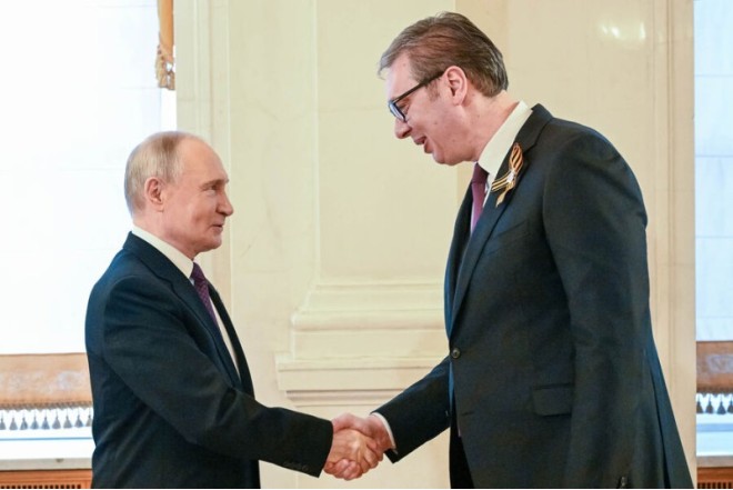 Putin və Vuçiç görüşüb