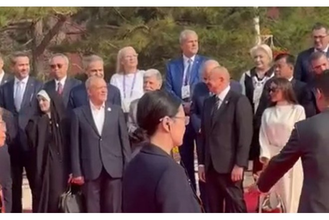 Əliyevlə Pezeşkianın azərbaycanca dialoqu - "BARIŞDINIZ?" + VİDEO