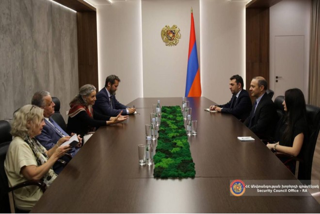 Ermənistan və Aİ regional marşrutları müzakirə edir 