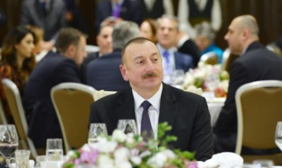 Prezidentlə xanımı Pekində verilən ziyafətdə iştirak edib 