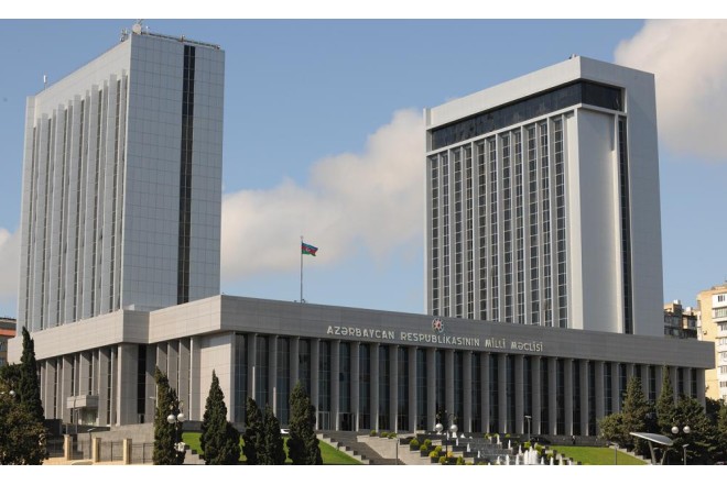 Deputatlar spikerə müraciət etdi - Milli Məclis TOPLAŞIR