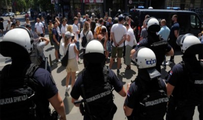 Serbiyada etirazlar zamanı azı 14 polis yaralanıb