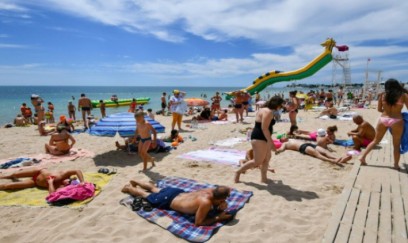 Sabah çimərliklərdə hava küləkli olacaq 