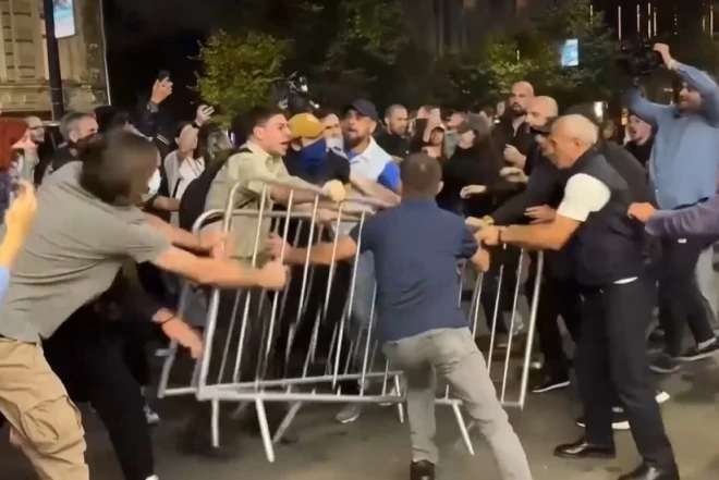 Tbilisidə etirazçılarla polis arasında qarşıdurma yaşanıb 