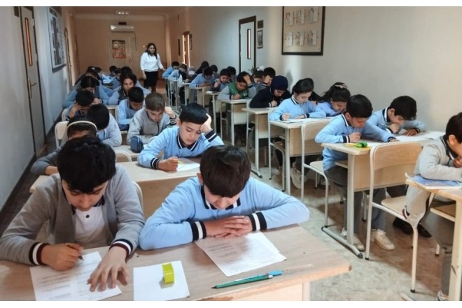 Nazirlik: Yeni tədris ilində 130 mindən çox uşaq birinci sinfə gedəcək 