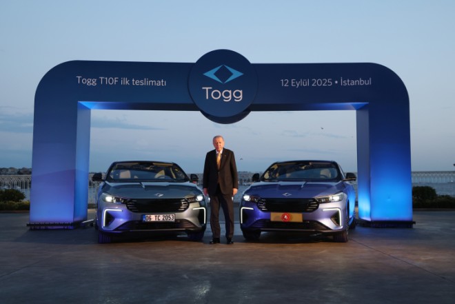 “Togg”un yeni modeli Ərdoğana təqdim olundu