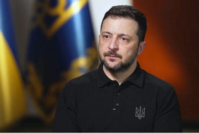 Zelenski cəbhədə vəziyyətin çətin olduğunu deyib 