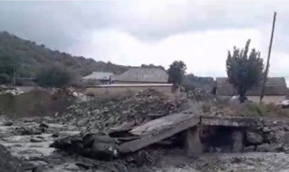 Balakəndə sel körpünü dağıtdı 