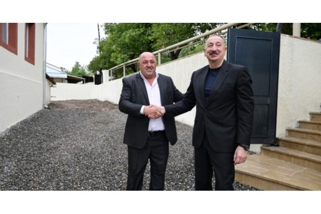 İlham Əliyev Qırmızı Bazarda - FOTOLAR