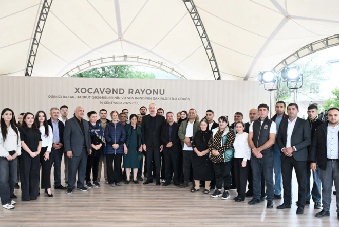 İlham Əliyev Qırmızı Bazar, Hadrut qəsəbələri və Sos kəndinin sakinləri ilə görüşüb 