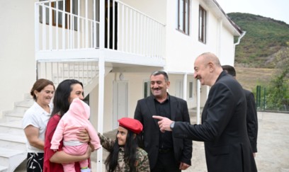 Prezident Seyidbəyliyə getdi - FOTOLAR