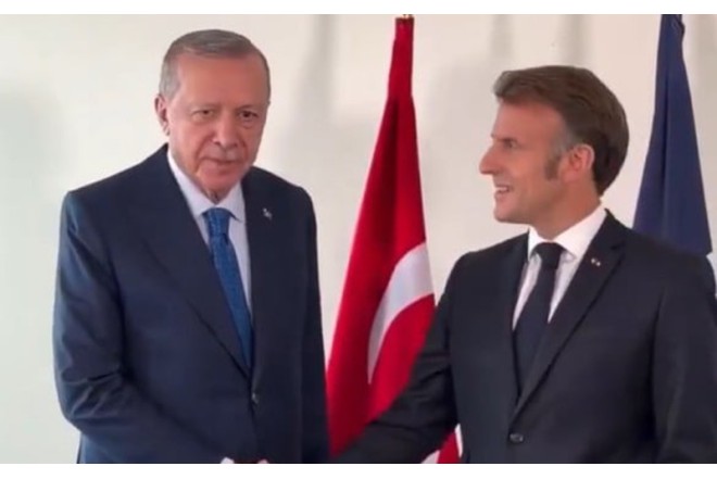Ərdoğanın Makronla zarafatı gündəm oldu - VİDEO