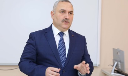 "Cavabsız qalan sorğularda olur" - Azər Allahverənov