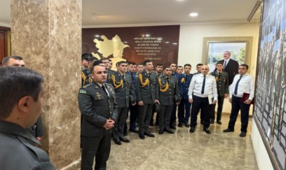 Hərbi Prokuror kursantlarla görüşüb 